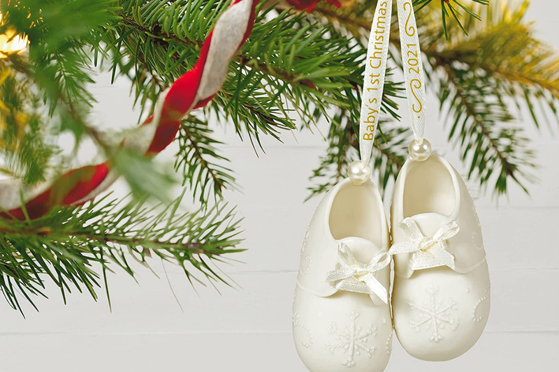 Gifts for mom: Hallmark Keepsake Christmas Ornament for 2021